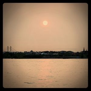 Meet your Posher, Zeni